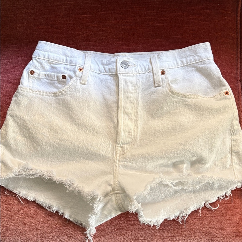📌 Levi’s 501 Stretch White Denim Women Shorts 31 M 8 - Picture 4 of 9